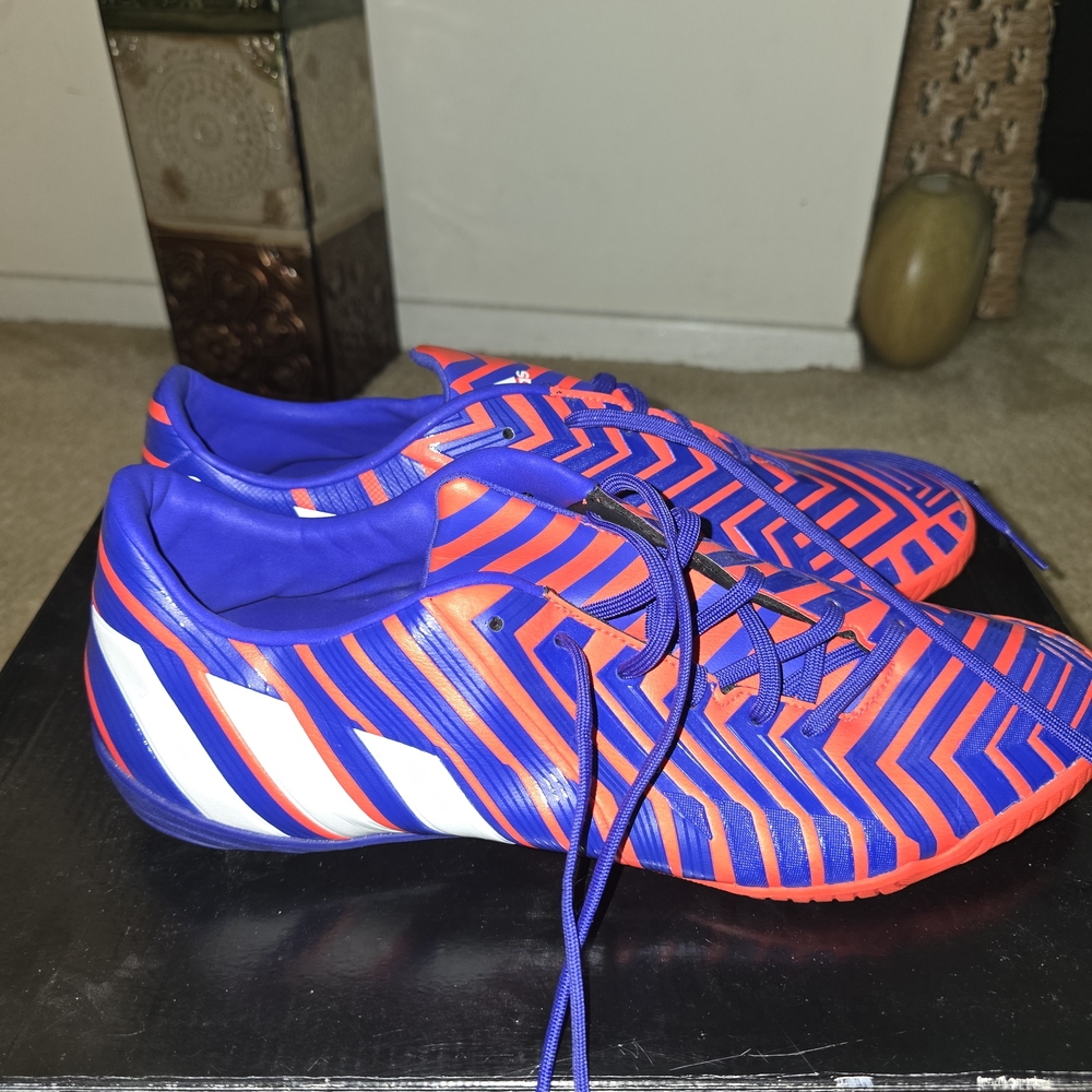 AdidAdidas Predator Absolado Men's Indoor Soccer Shoes.  Size US 12